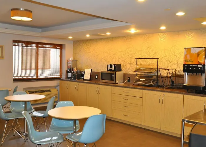 Ramada By Wyndham Staten Island